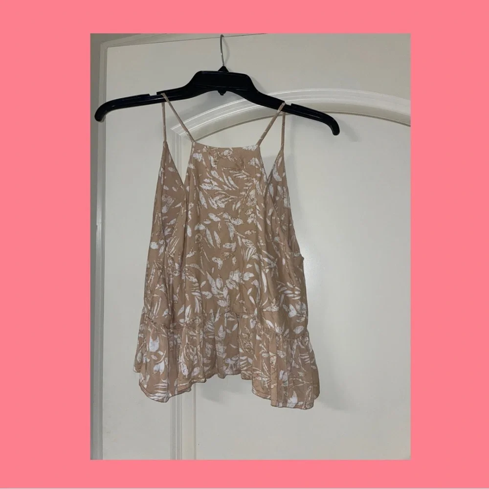 floral pattern top - Picture 2 of 2